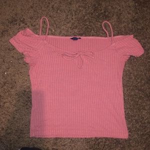 Off the shoulder cropped pink shirt. Size M